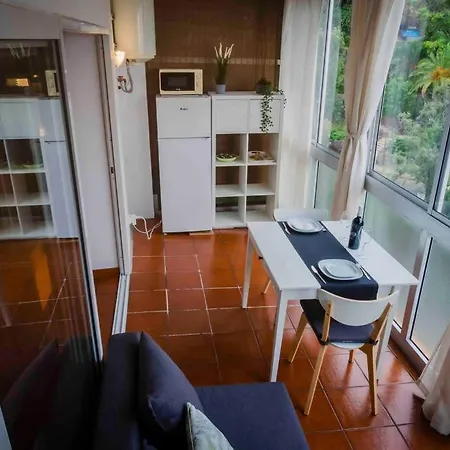 En Apartment *